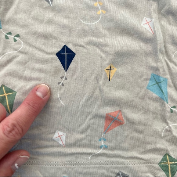 Kyte Baby 18-24M Long Sleeve Pajamas in LE Anniversary Kite Print 🪁 - Picture 3 of 4